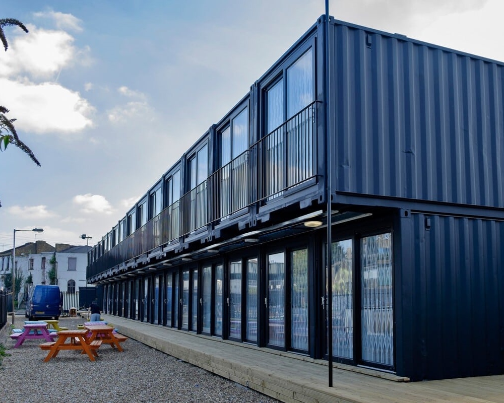 Cần kiểm tra và chọn container đạt chuẩn trước khi thi công