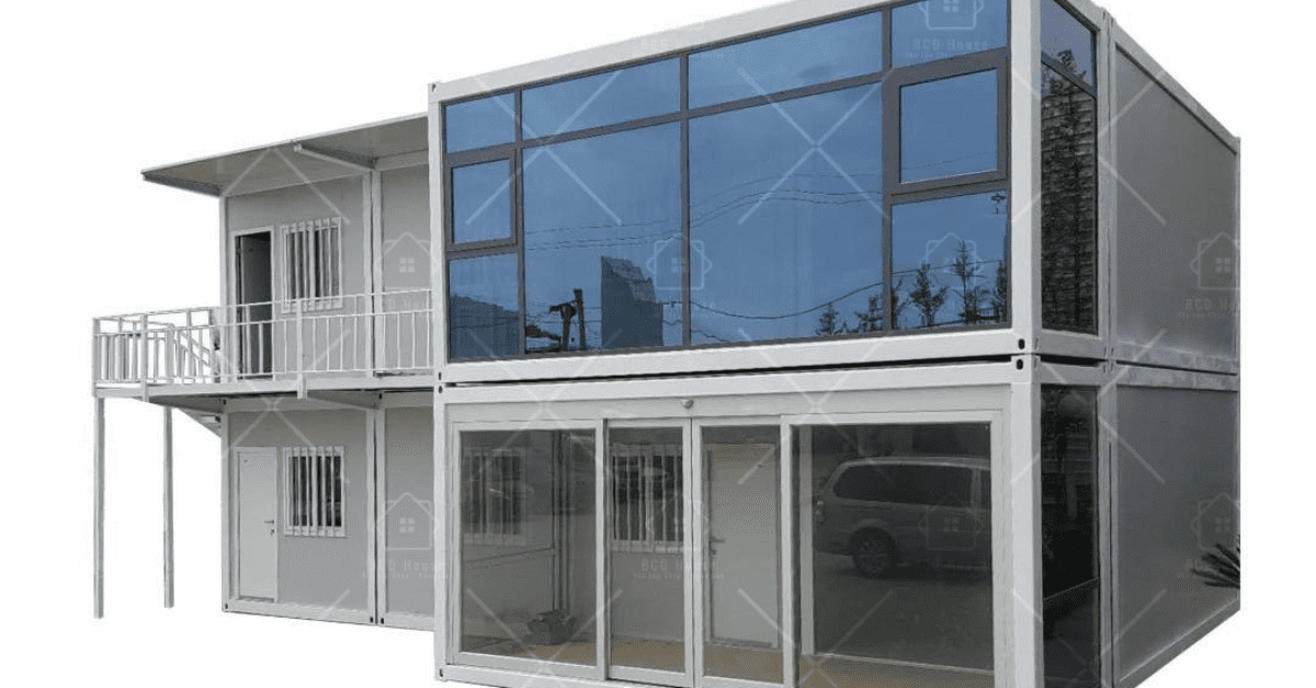 Mẫu nhà lắp ghép panel 2 tầng kết hợp cửa kính tạo sự sang trọng cho ngôi nhà