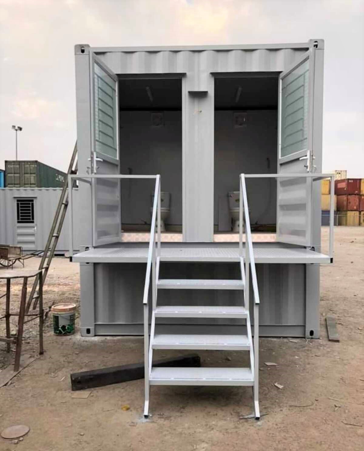 container toilet 10 feet 4