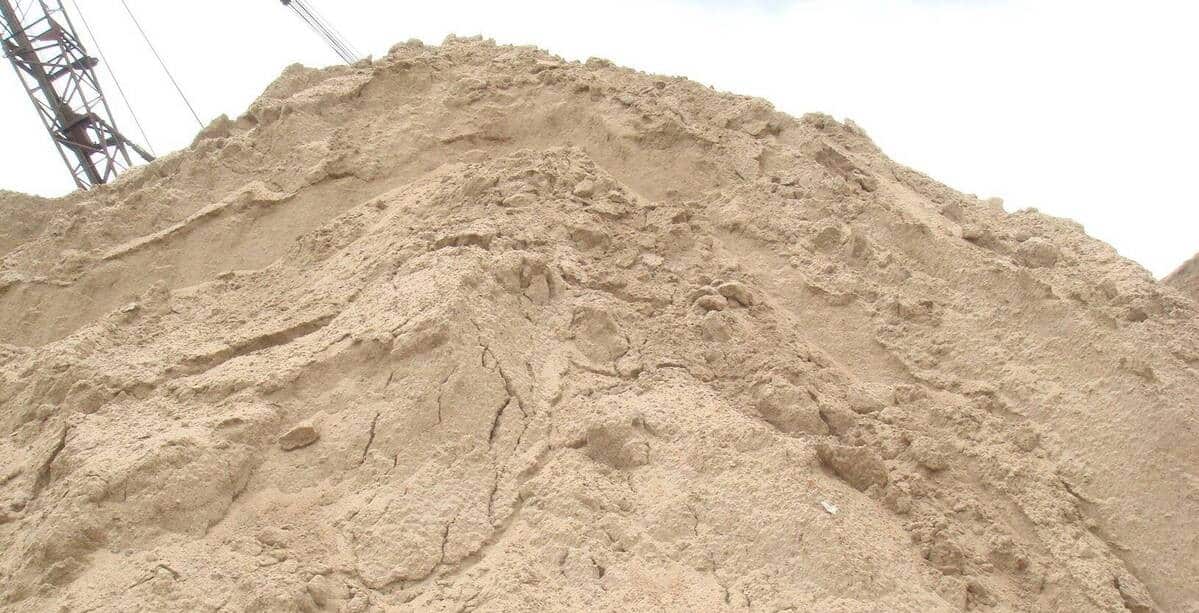 Cát xây tô là loại cát được sử dụng trong các công trình xây dựng như xây tường, lát nền, ốp lát hoặc trát tường
