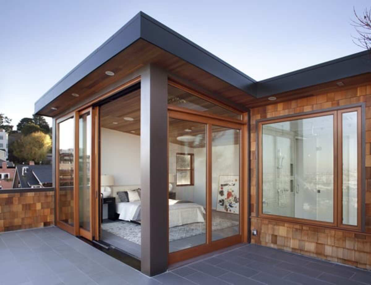 Nhà gỗ trên sân thượng có diện tích nhỏ và thiết kế thông thoáng mang đến một không gian sống mới cho căn nhà của bạn